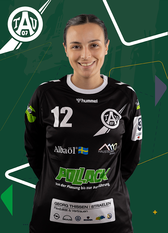 12 Tugce Cengiz 692x960